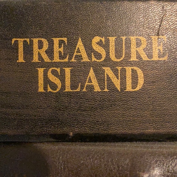 Closet clean out!!! Make a reasonable offer now - Picture 1 of 1